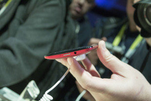 Video: Kesan Pertama Mengupas Asus Zenfone 2