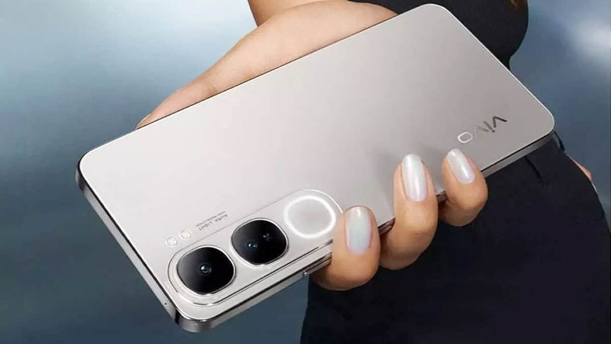 Nokia McLaren Xtreme vs vivo V50 Lite: Baterai 8600mAh, RAM 16GB!